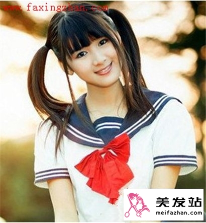 学生翘翘双马尾