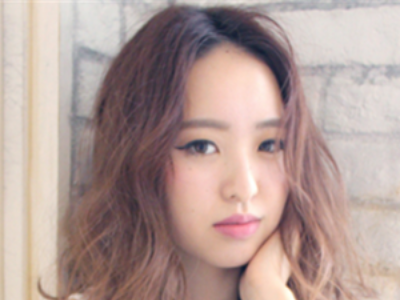 大脸女生看过来 六款必学修颜发型最显美