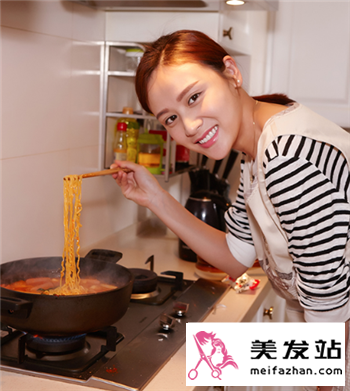 最新时尚发型精选 轻松凸显女神气质
