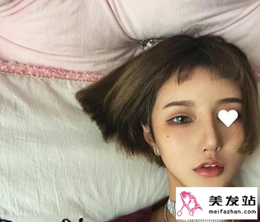 齐耳短发