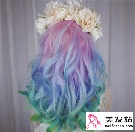 长发彩虹色染发