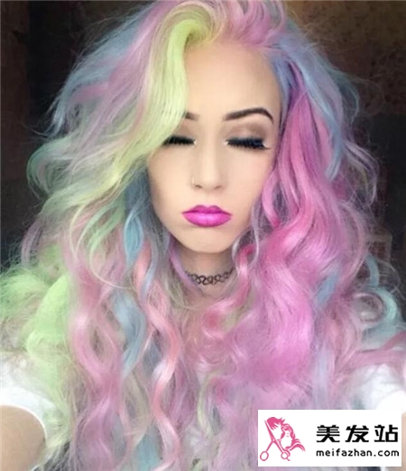长发彩虹色染发
