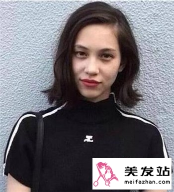 35岁女性内扣短发效果图