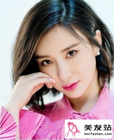 35岁女性斜刘海短发效果图