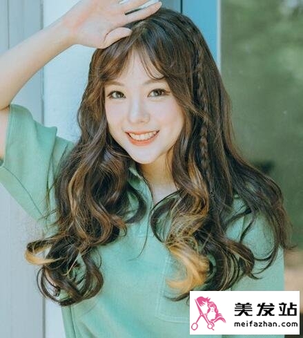 女生卷发