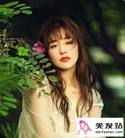 女生卷发