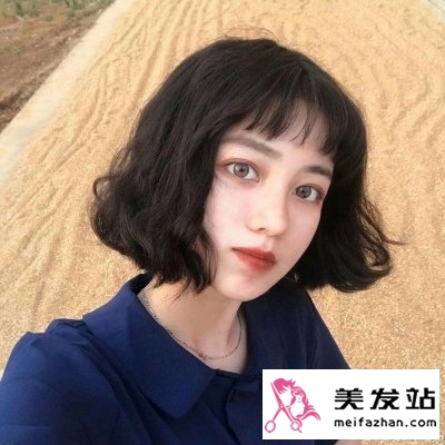 二次元眉上刘海发型