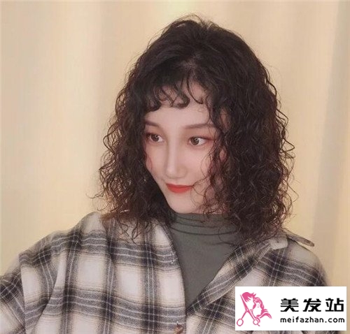 时尚短发造型