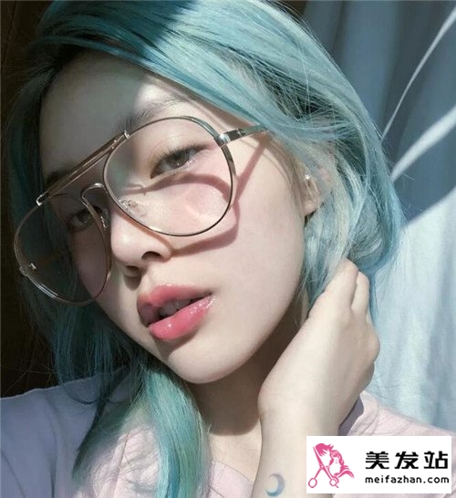 清新绿蓝渐变发色
