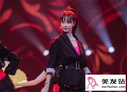 学生扎什么发型好看? 最受欢迎的五款时尚扎发