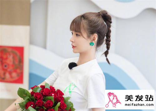 学生扎什么发型好看? 最受欢迎的五款时尚扎发