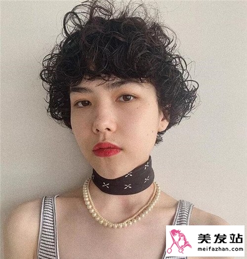 羊毛卷短发