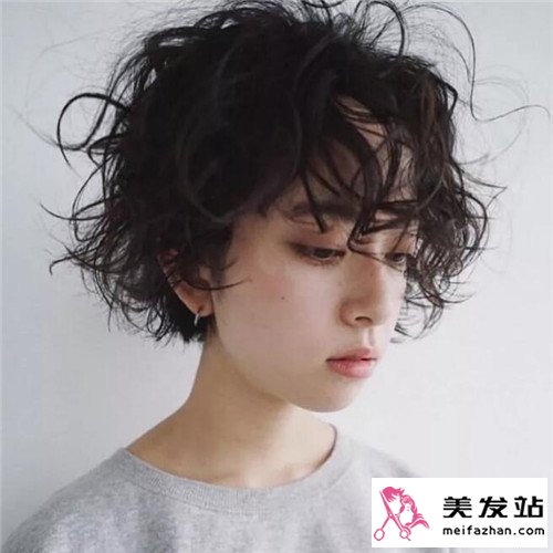 羊毛卷短发