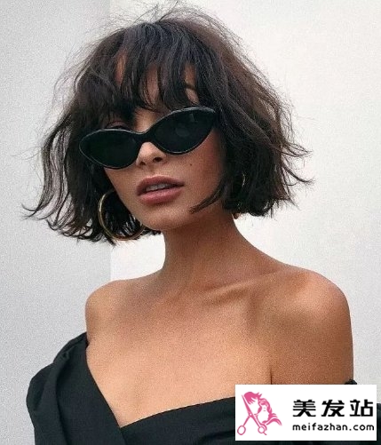 短发造型