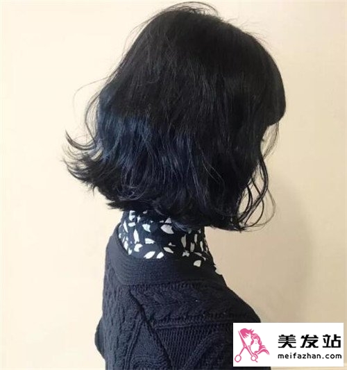 经典外翘波波头发型