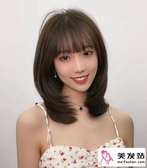 半长不短的齐肩发