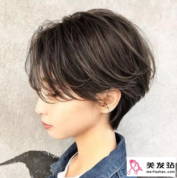 蓬松感短发造型