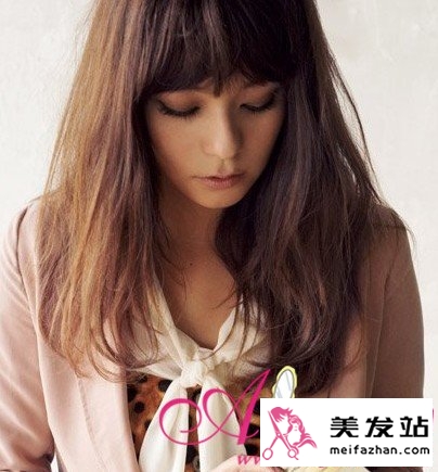 甜美日杂模特演绎2012流行发型