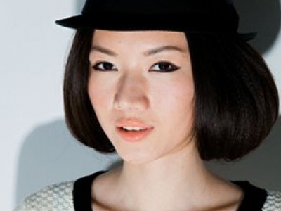 发型与帽子要怎么搭 短发女生戴出可爱女人味