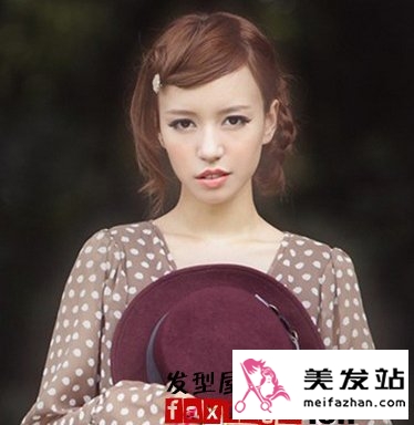 摆脱闷热 夏季女生长发清凉大变身