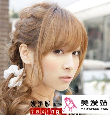 摆脱闷热 夏季女生长发清凉大变身