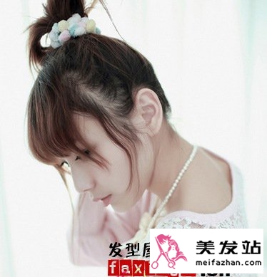 摆脱闷热 夏季女生长发清凉大变身