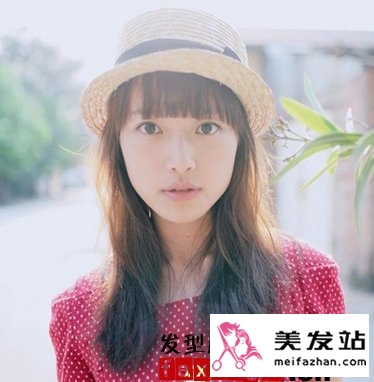 摆脱闷热 夏季女生长发清凉大变身
