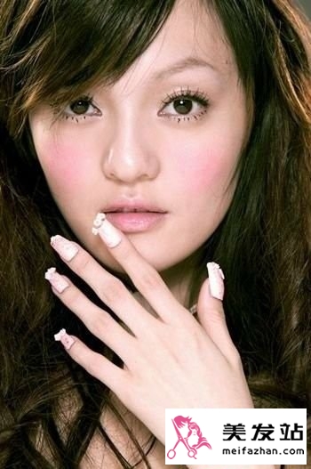 扫除这严重伤害您秀发的三种习惯