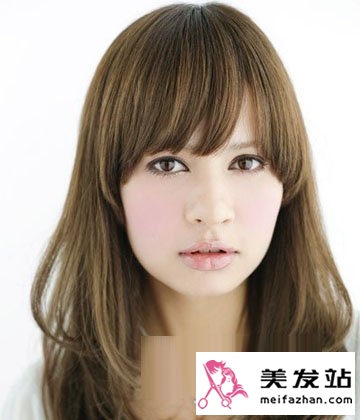 甜美中长发造型