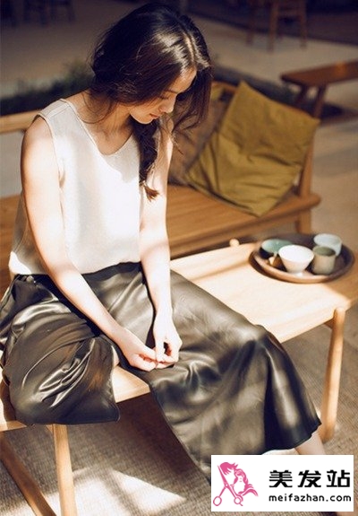 性感女神汤唯迷人发型 潮流演绎女性时尚魅力