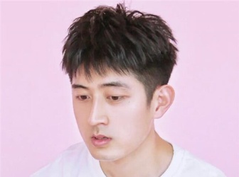 男生碎盖头发型超帅发型不用烫全靠抓理