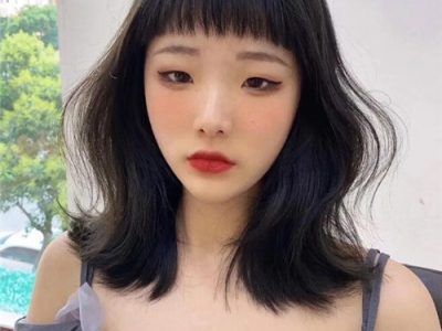 减龄气质锁骨烫发 小女人温柔发型 适合职场的显