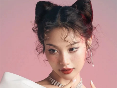时尚女生盘发范本 复古风“猫耳发型”