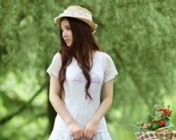 适合方脸女生中长发发型