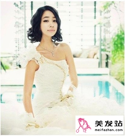 2013浪漫新娘发型设计  演绎浪漫婚礼