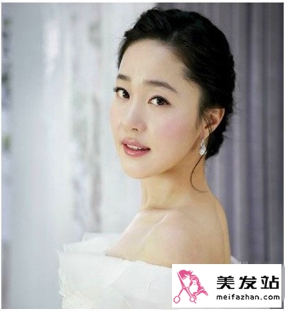 2013浪漫新娘发型设计  演绎浪漫婚礼