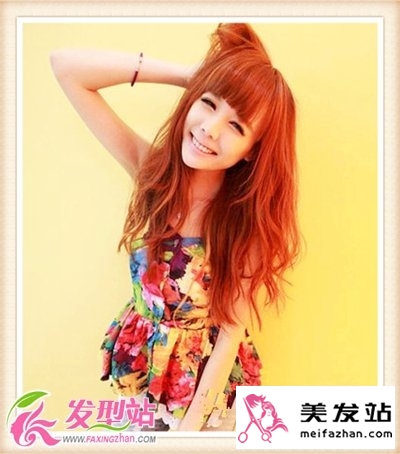 2013流行发型：夏季女生知性卷发发型图片