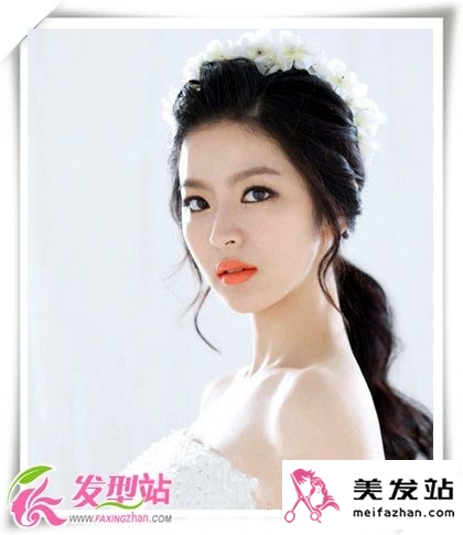 2013流行发型：韩式时尚简约新娘发型图