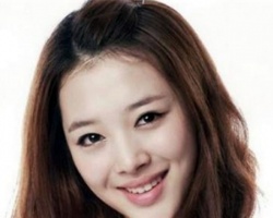 女生流行卷发发型  彰显女性妩媚性感