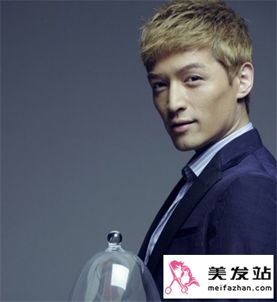 2013流行发型：短发男生时尚染发