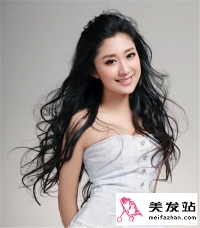 2014中长发女生流行烫发  时尚优雅烫发发型图片