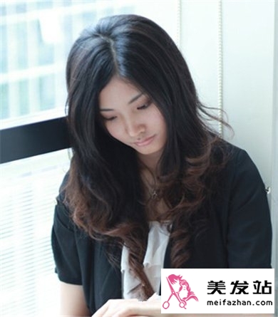2014中长发女生流行烫发  时尚优雅烫发发型图片
