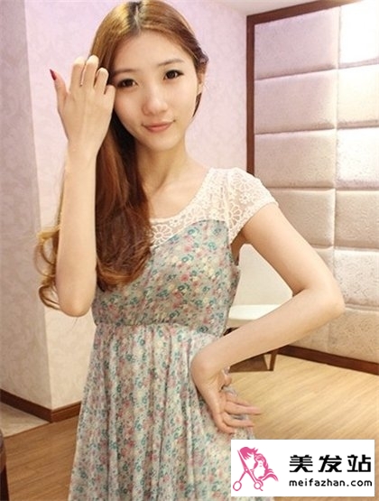 长发女生流行什么卷发 2014时尚长卷发发型图