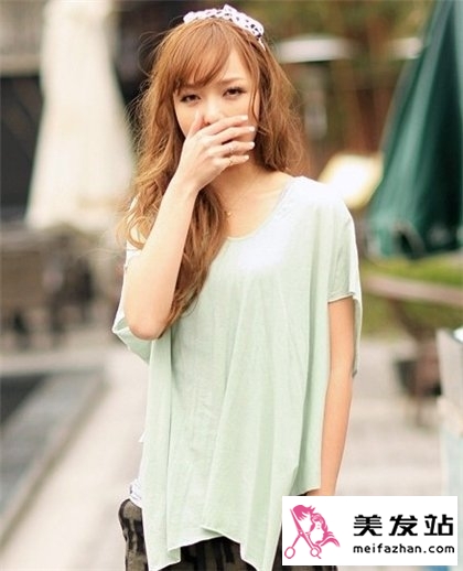 长发女生流行什么卷发 2014时尚长卷发发型图
