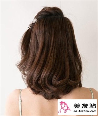 梨花头怎么扎好看 清新优雅梨花头扎发教程