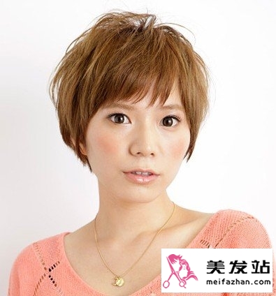 短发女生烫发选择什么刘海 女生烫发与刘海搭配发型图片