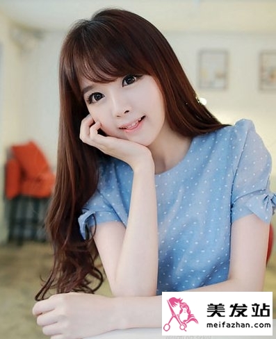 长发女生什么刘海好看 修颜斜刘海最甜美时尚