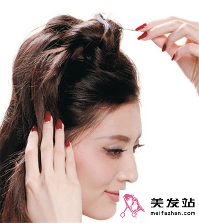 干练简约花苞头扎发教程 60秒打造气质时尚美女