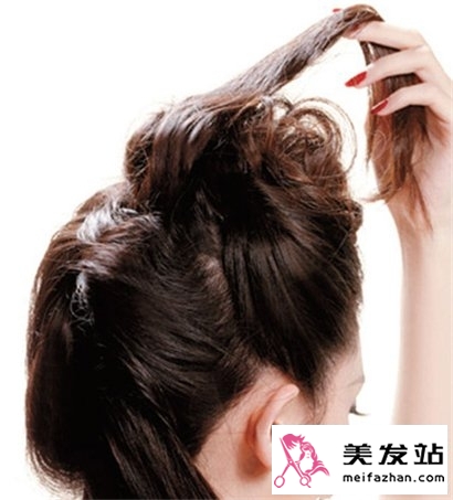 干练简约花苞头扎发教程 60秒打造气质时尚美女