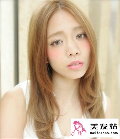中长发女生梨花头烫发发型 甜美梨花头最修颜时尚